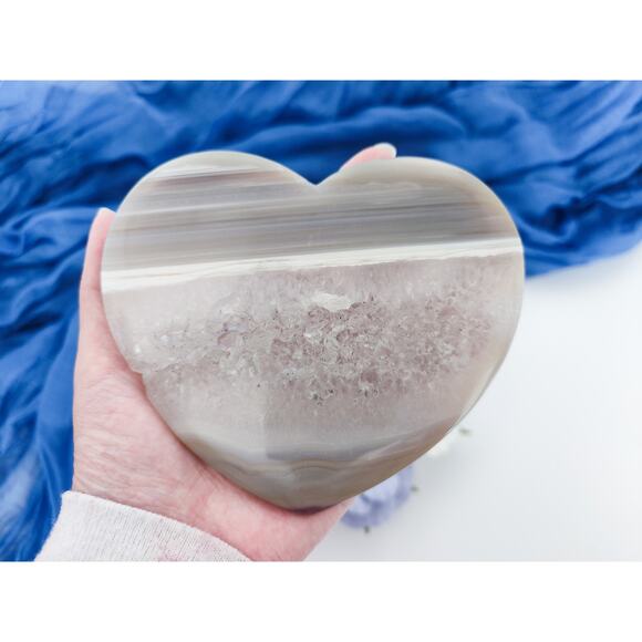 Large Druzy Agate Flat Heart Crystal Carving - Picture 8 of 8